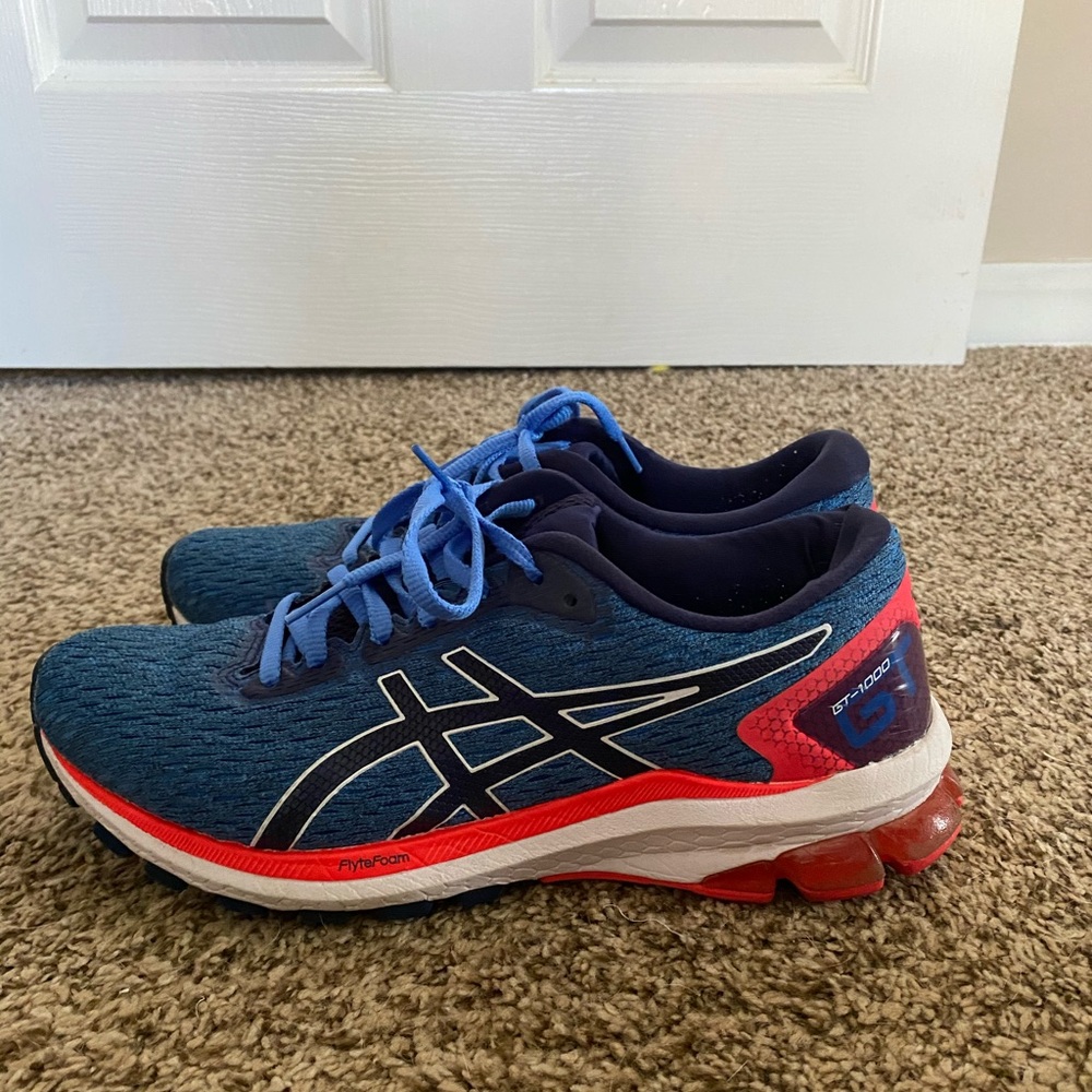 ASICS GT-100 gently used tennis shoes